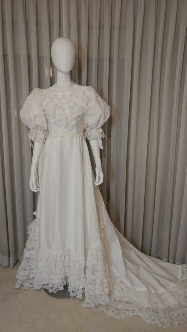 wedding 04  Wedding gowns vintage, Wedding dresses vintage, Old